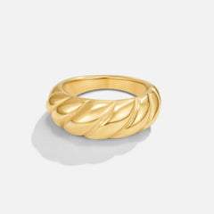 Vioraia Gold Croissant Ring