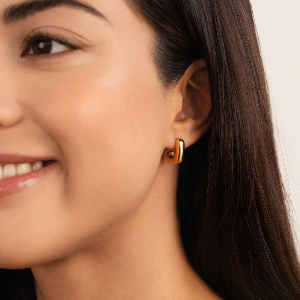 Vioraia Alice Square Hoop Gold Earrings