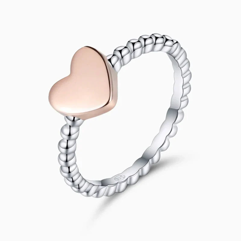 Vioraia Favor Heart Ring