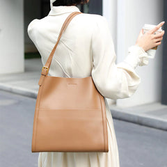 Vioraia (CS) Camila Tote Bag