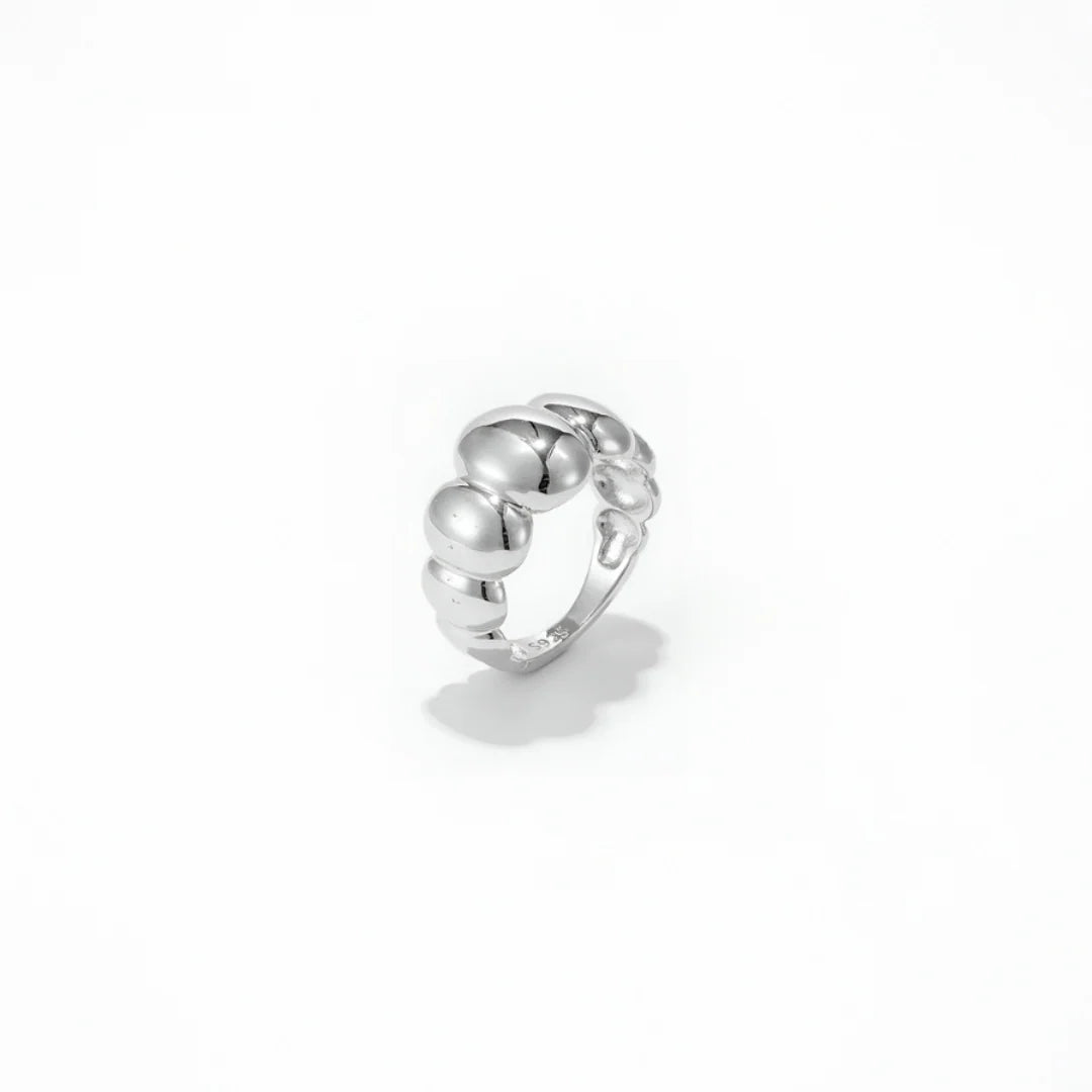 Vioraia Selene Bubble Band Ring