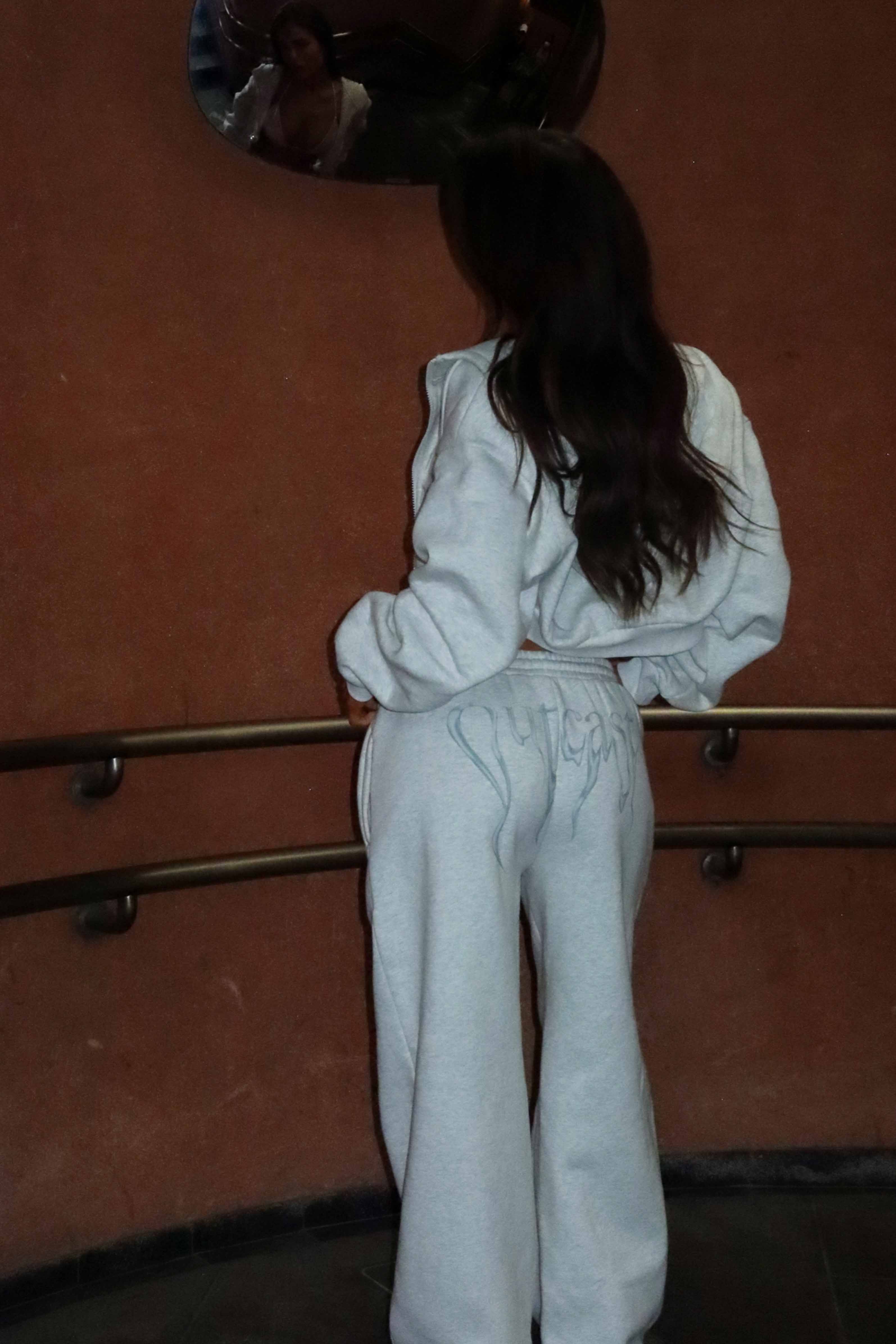 Lucy's NYA CROPPED HOODIE GREY